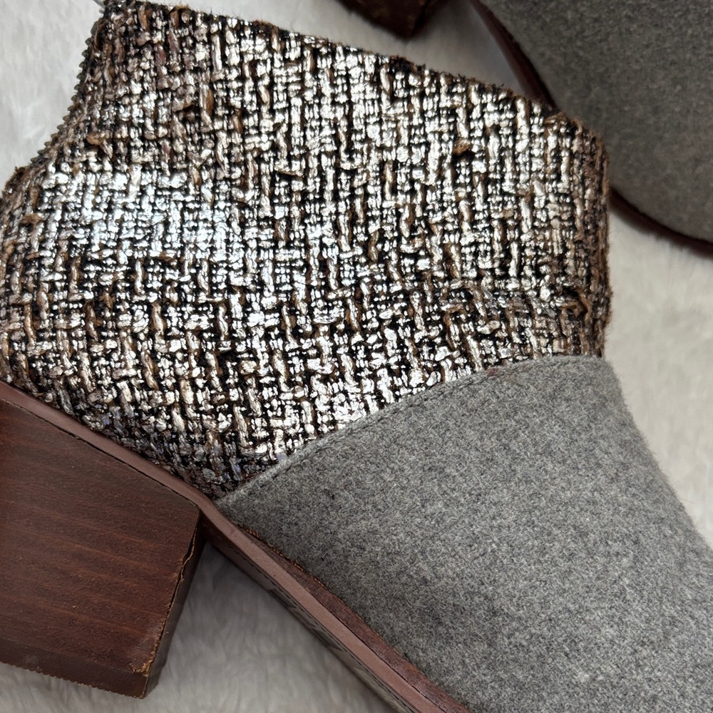 TOMS Stylish Gray and sparkle/metallic Women's Ankle Boots - Picture 2 of 6